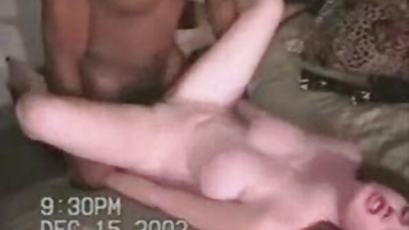 Elena filme porno cu babe batrane Koshka schenkt einem hübschen Kerl ihren Körper